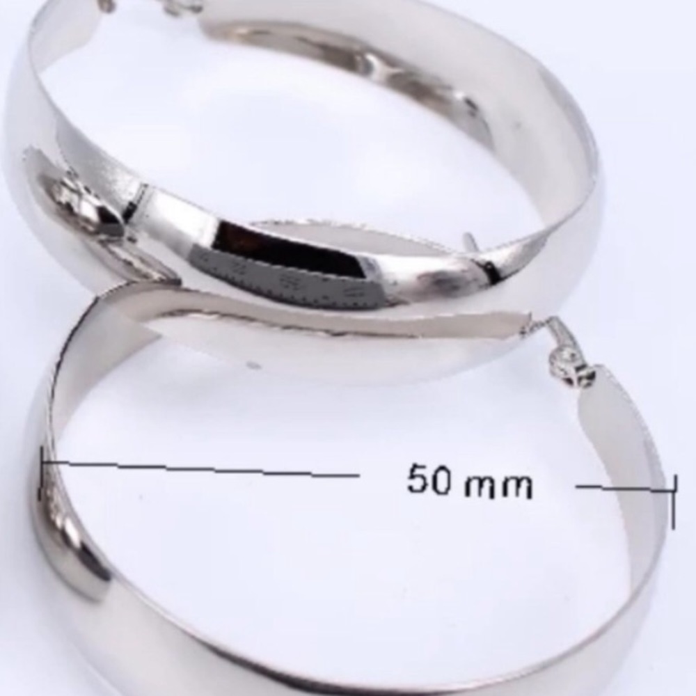 New 18K white Gold 2” Round Chunky hoop earrings - Picture 4 of 4